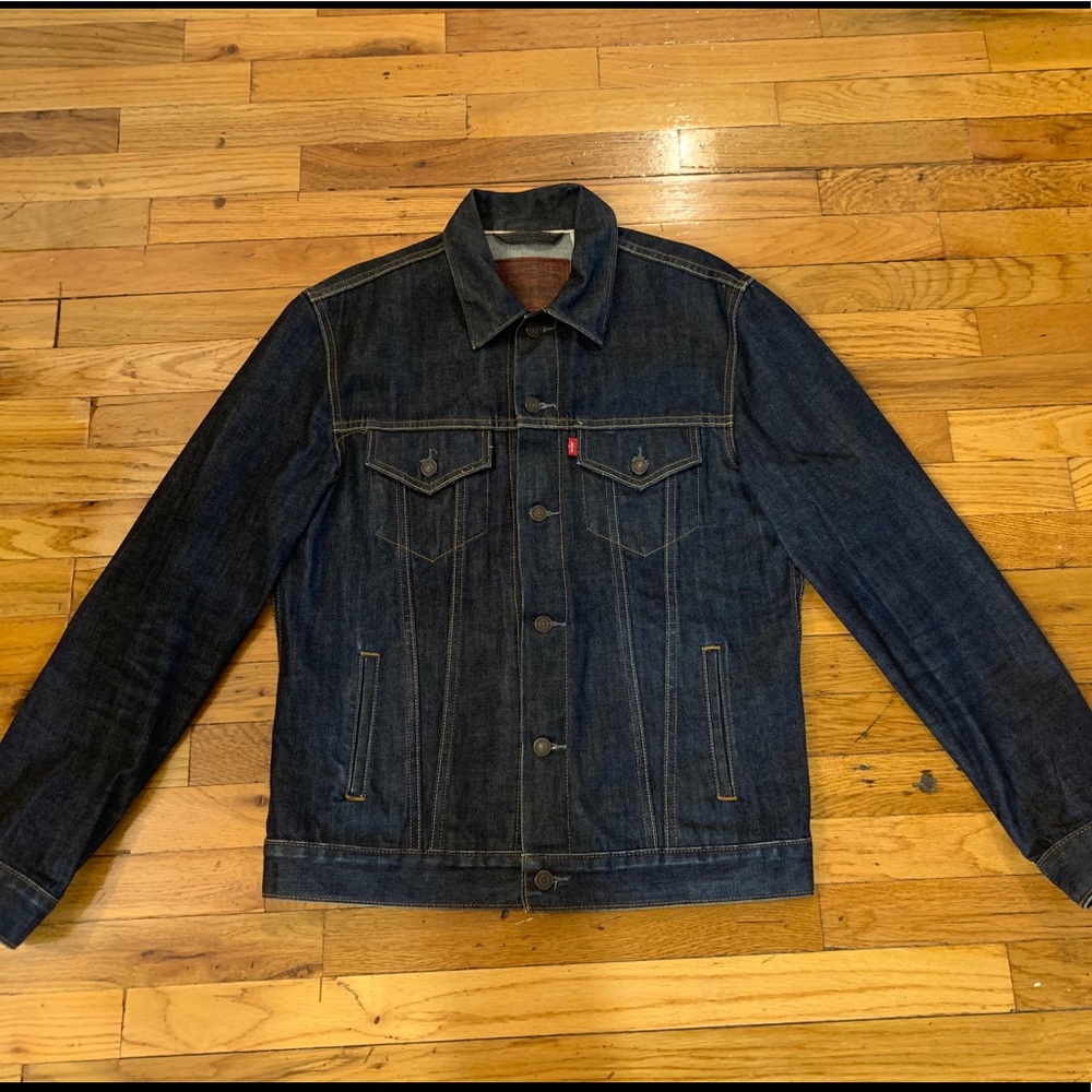 Men’s Levi’s Dark Wash Denim Jacket - Large